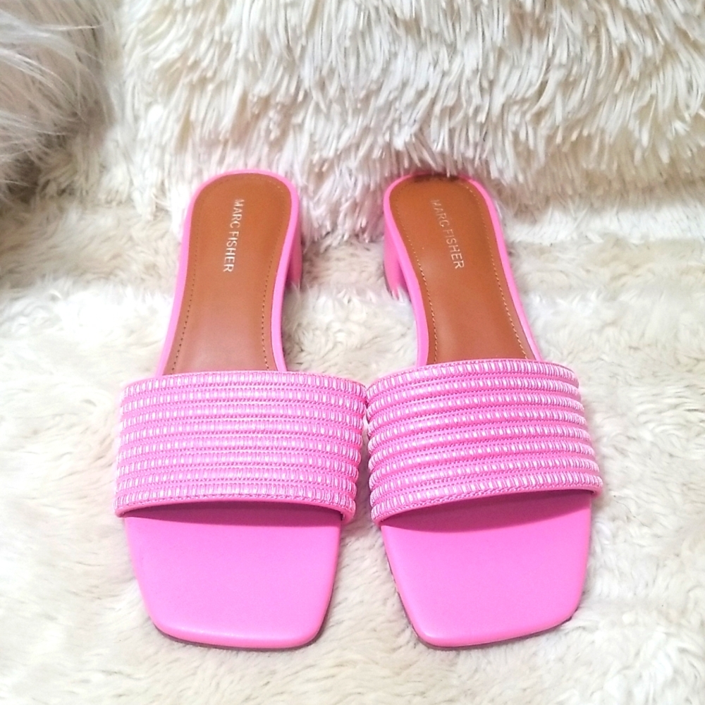 MARC FISHER SANDALS - Picture 2 of 9